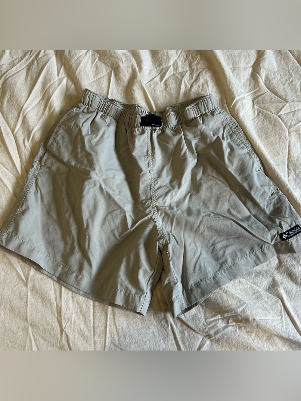 Columbia Sportswear Women's Beige Nylon Shorts Size Small Elastic Waist Outdoor